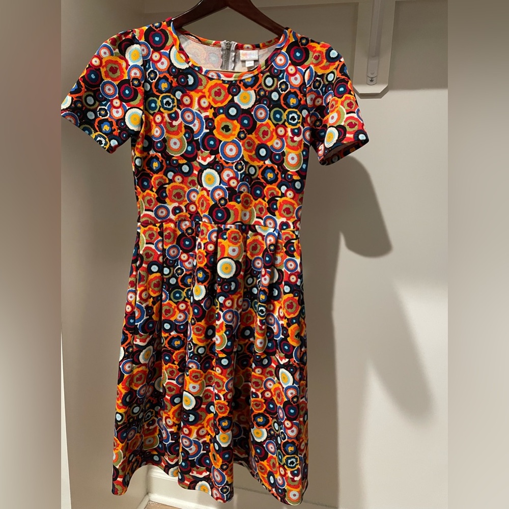 LuLaRoe Amelia Dress with Vibrant Concentric Circle Pattern